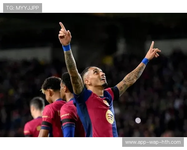 巴萨左路渗透犀利，拉菲尼亚内切抽射打破僵局